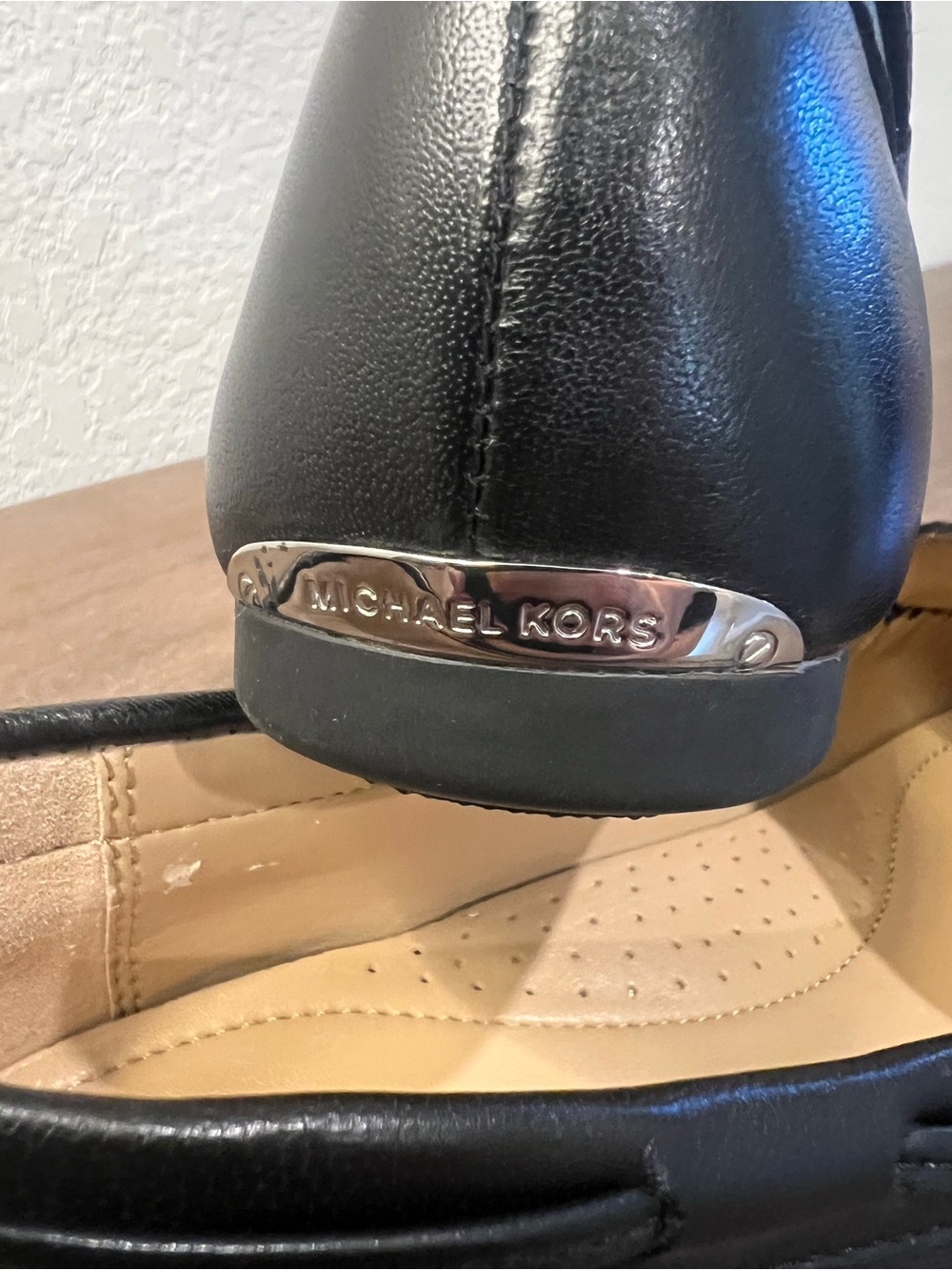 NEW MICHAEL KORS Classic Black Leather Women's Moccasin Loafers SIZE 9 - Picture 6 of 9